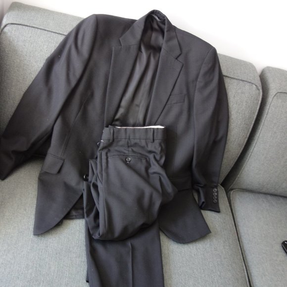 Dress Suit Pure Wool Suit Made in Canada - Picture 1 of 14